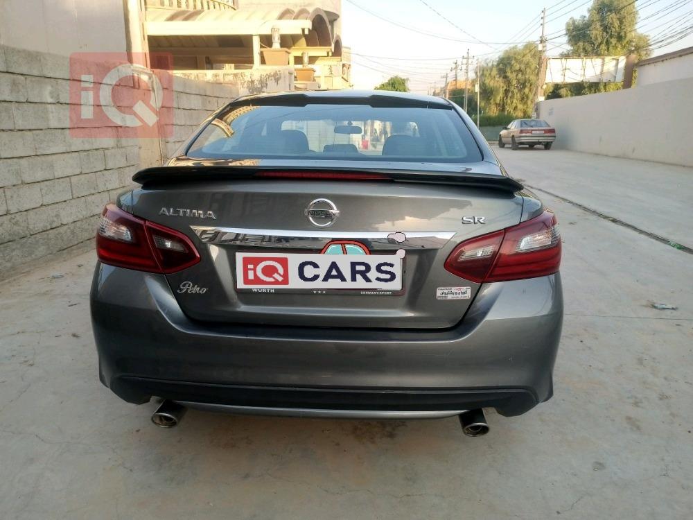 نيسان ألتيما